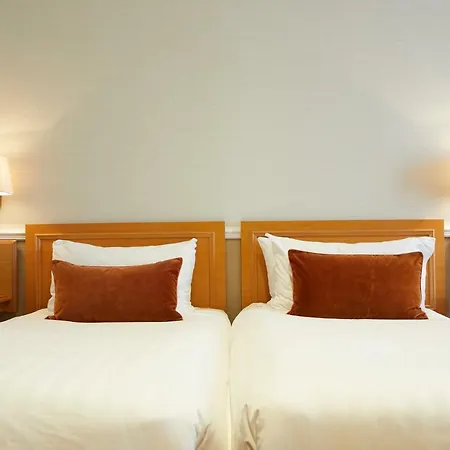 Palm Court Hotel 3*