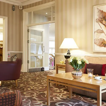 Отель Palm Court 3*